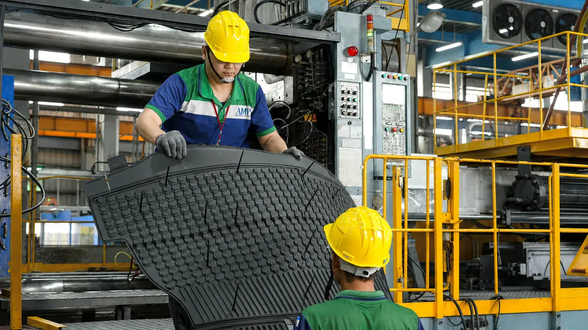 Thin-wall parts ejected in one production cycle